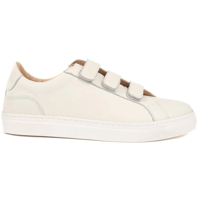 Flavia Patent Leather Trainers - FLAVIA / 324 284 - White