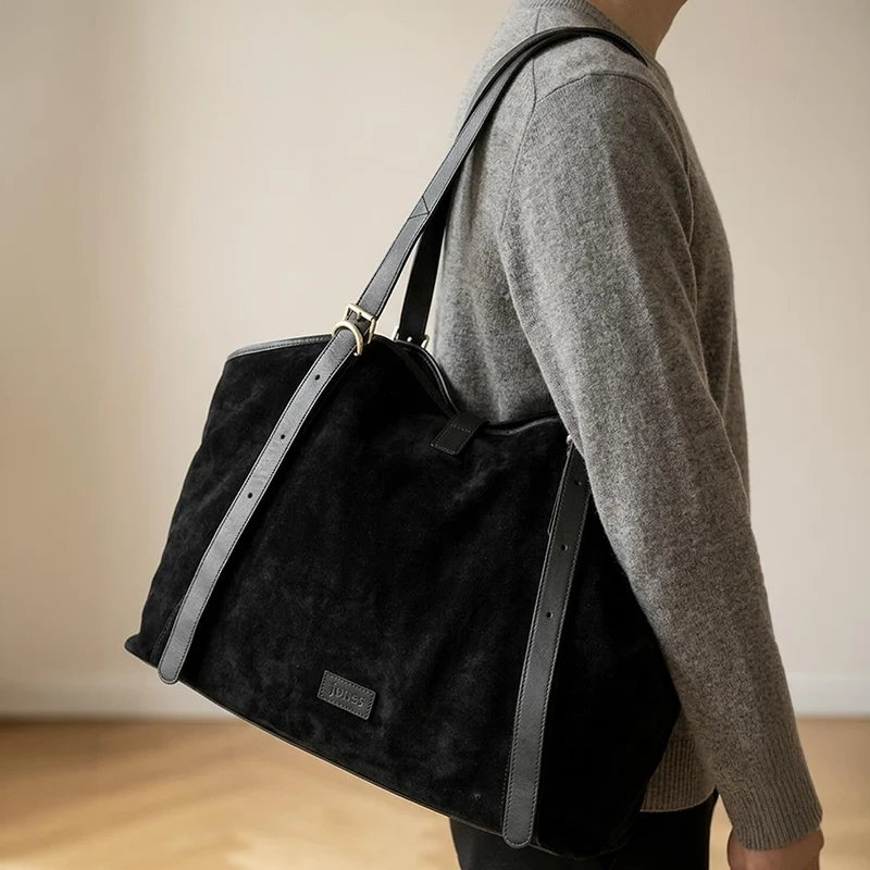 Vina Leather Buckle Fasten Shoulder Bag - VINA / 330 383 - Black Suede