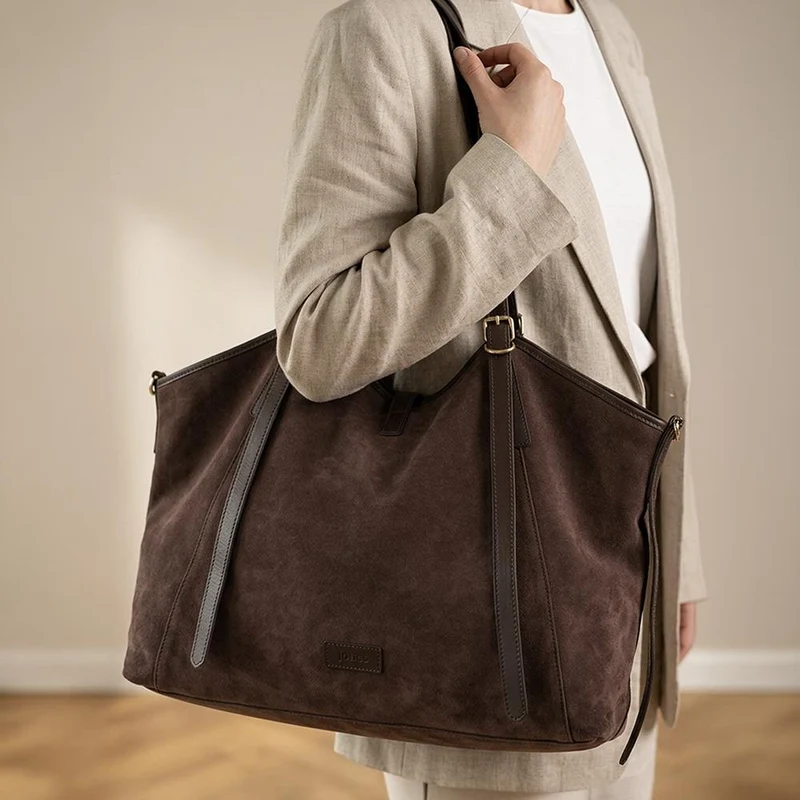 Vina Leather Buckle Fasten Shoulder Bag - VINA / 330 383 - Choco Suede