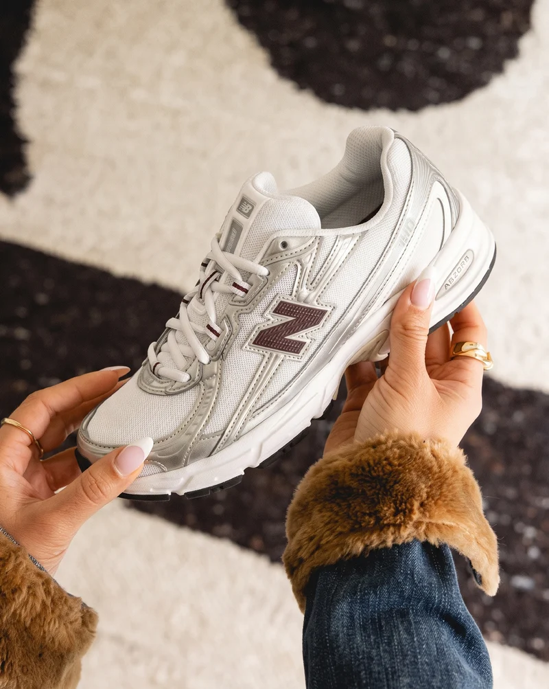 New Balance 740