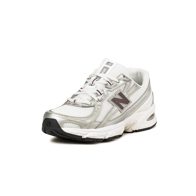 New Balance 740