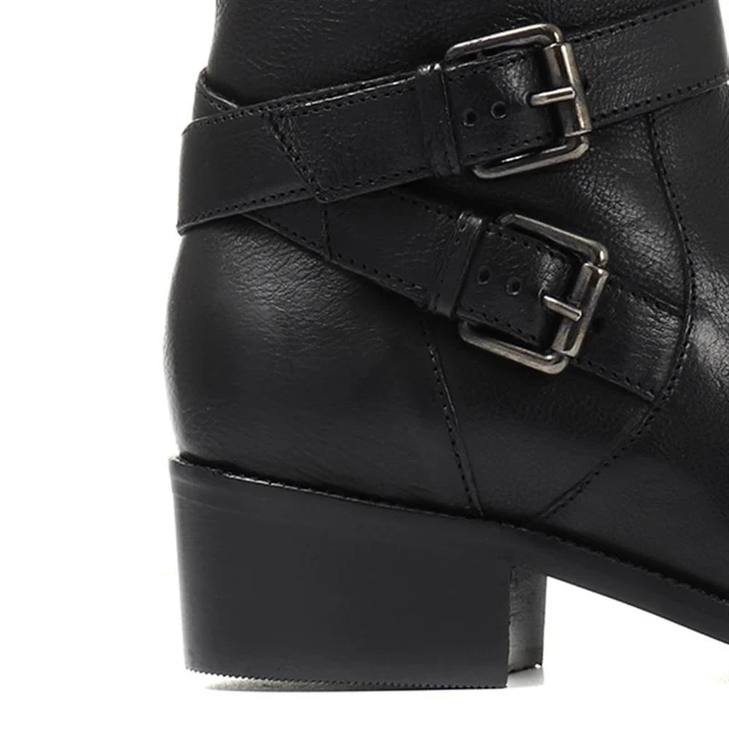 Wide Fit Leather Knee Boots - CARM28509 / 313 436 - Black