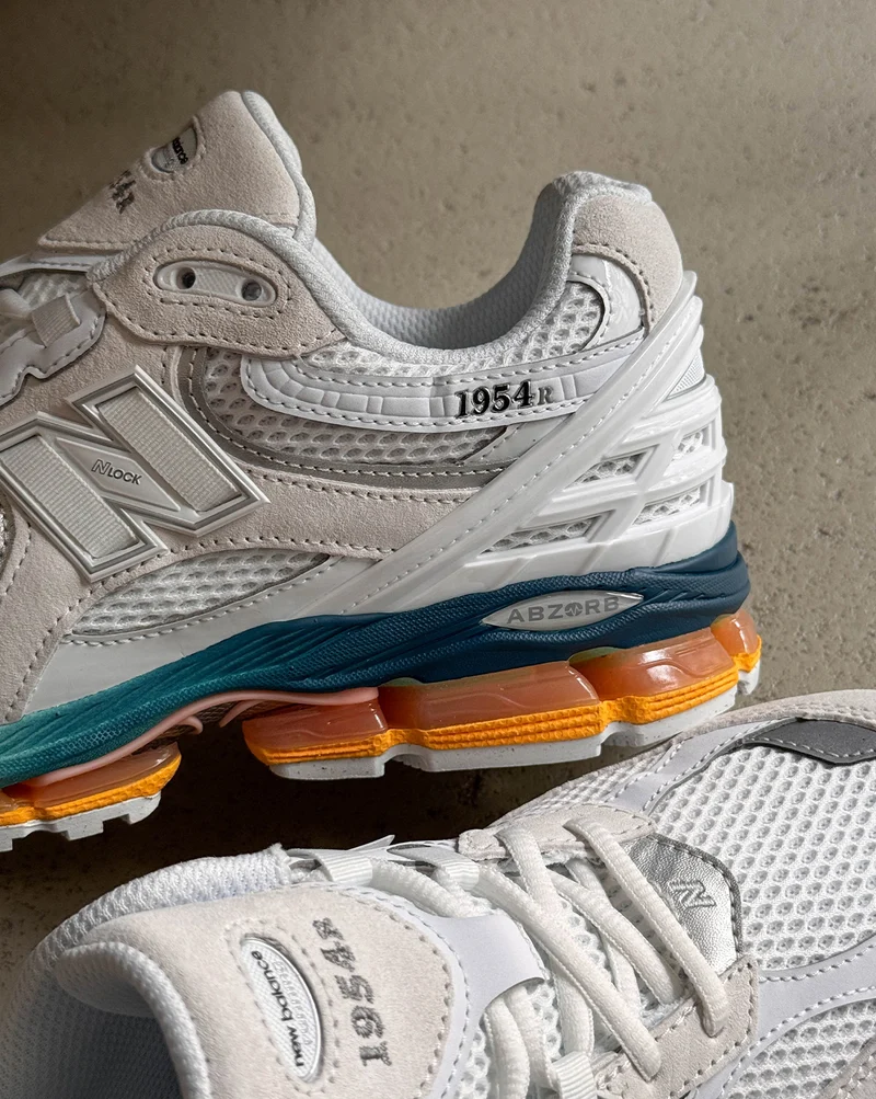 New Balance 1954R