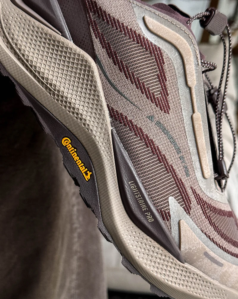 Adidas Holo Peak