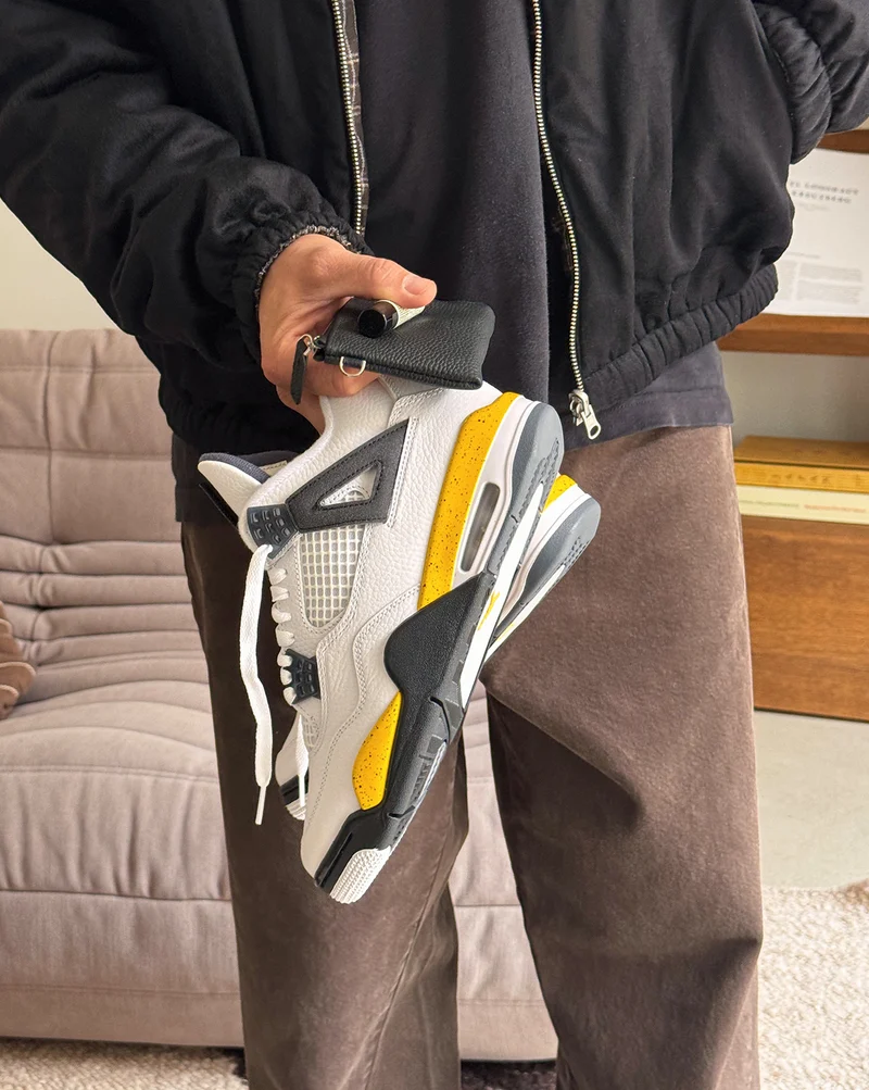 Nike Air Jordan 4 Retro *Tour Yellow*