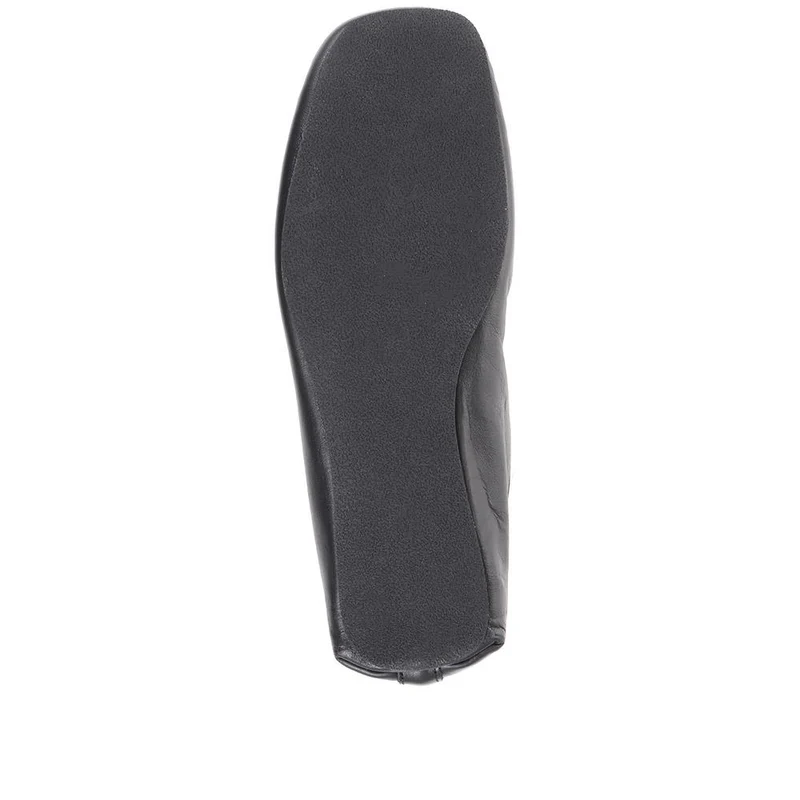 Yarm Leather Moccasin Slippers - YARM / 323 047 - Black Leather