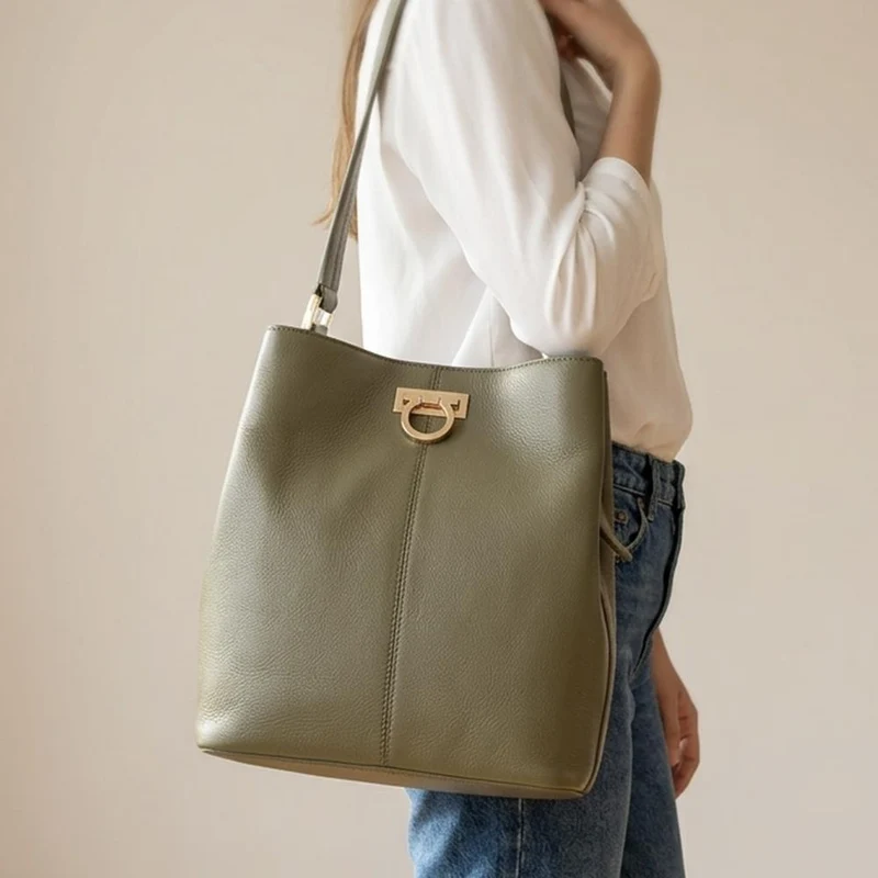 Verna Leather Shoulder Bag - VERNA / 325 467 - Green