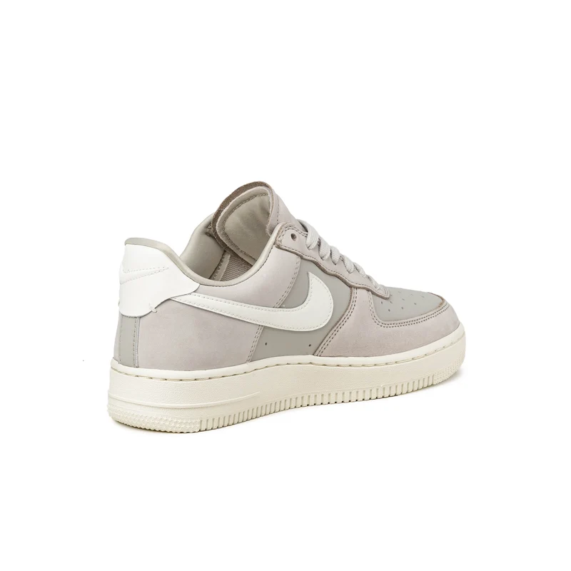Nike Wmns Air Force 1 Retro Premium