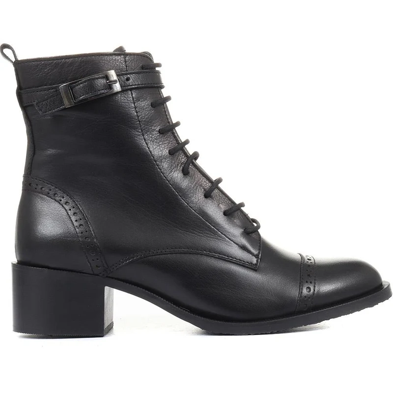 Madie Heeled Leather Ankle Boots - MADIE / 320 433 - Black