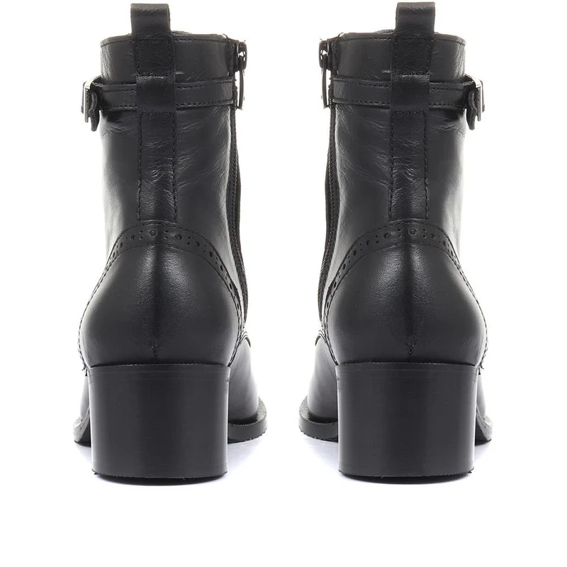 Madie Heeled Leather Ankle Boots - MADIE / 320 433 - Black