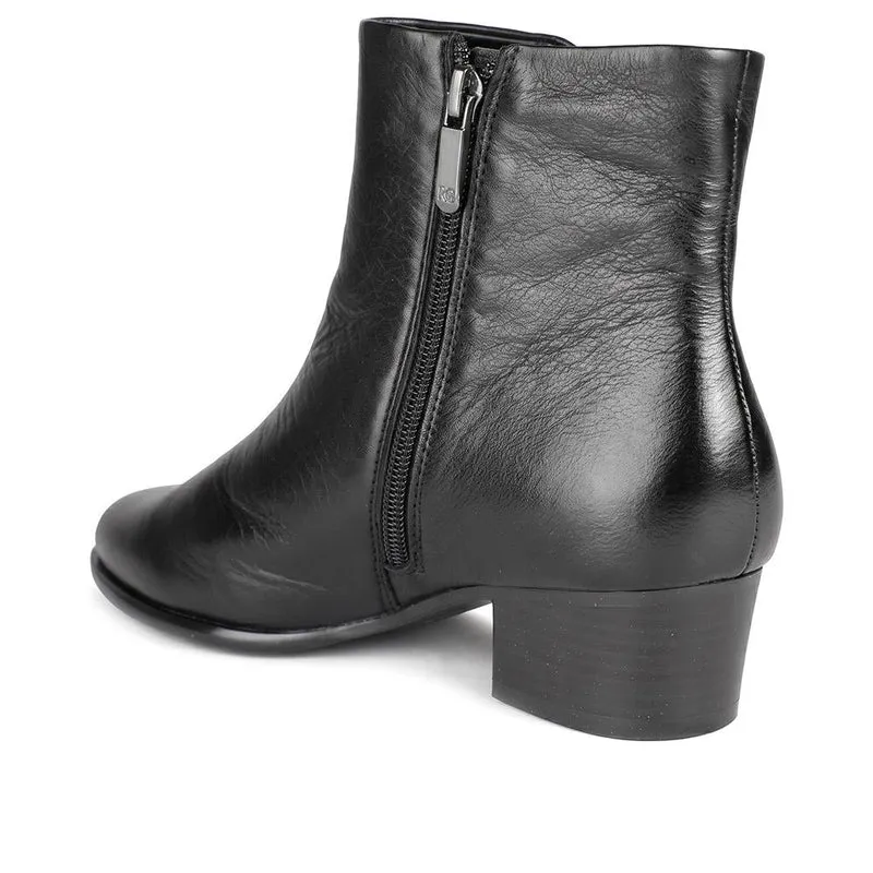 Regarde Le Ciel Smart Leather Ankle Boots - SINO44500 / 330 149 - Black