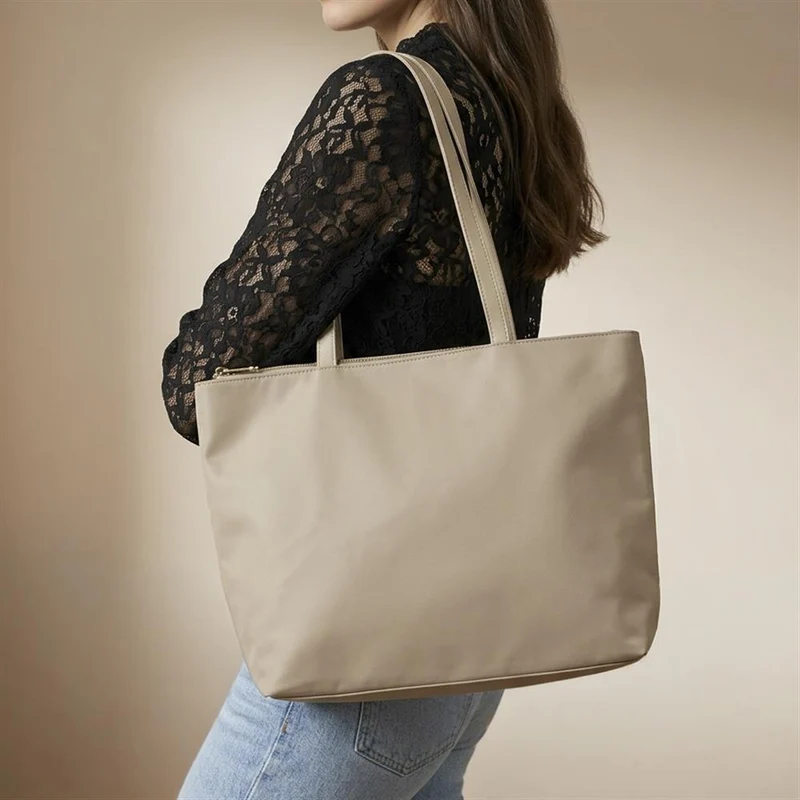 Vaya Zip Close Shoulder Bag - VAYA / 329 381 - Khaki