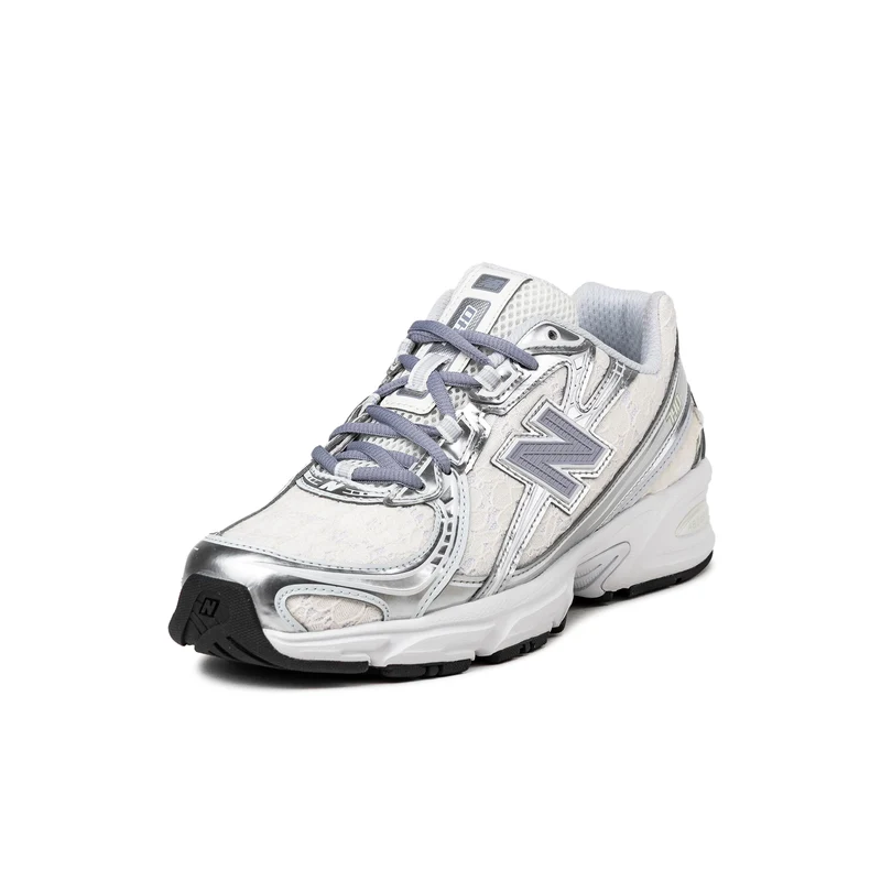 New Balance 740