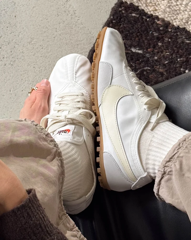 Nike Wmns Moon Shoe OG