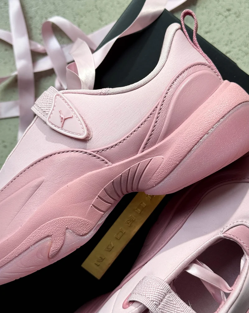 Nike Wmns Jordan Pointe