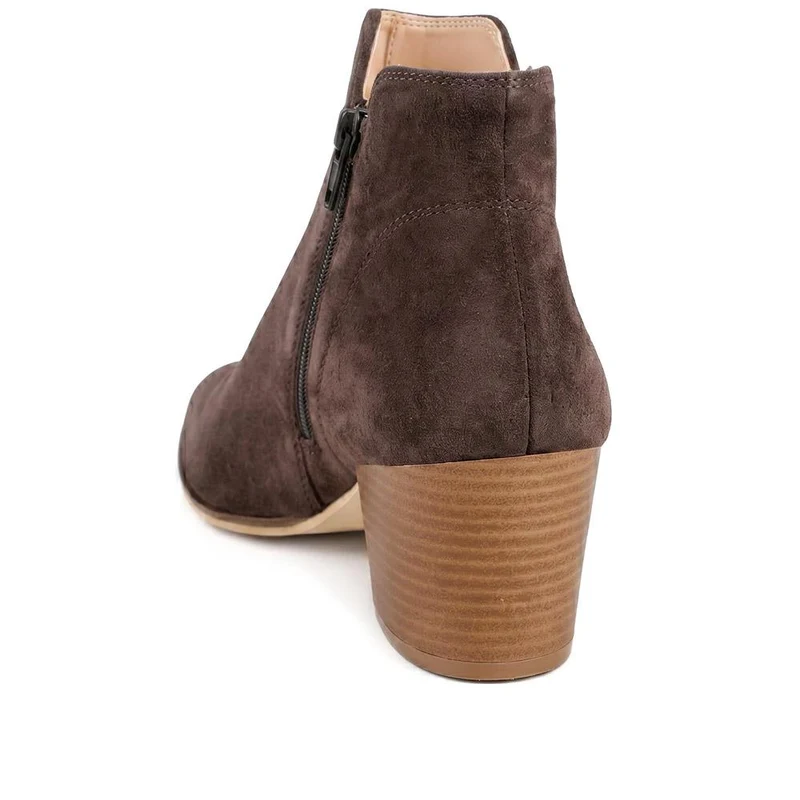 Madri Leather Cuban-Heeled Ankle Boots - MADRI / 327 619 - Choco Suede
