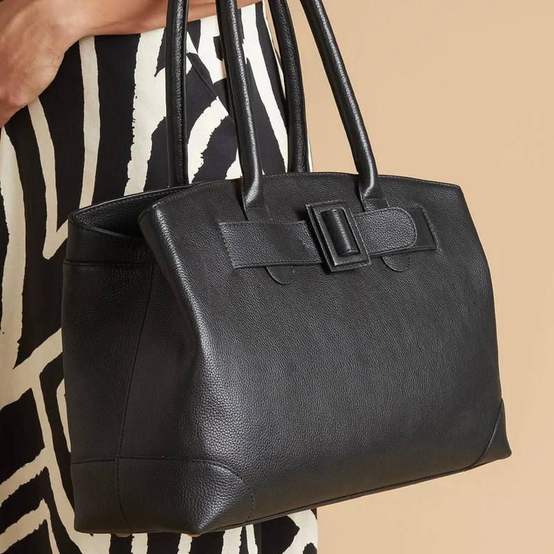 Vinetta Leather Shoulder Bag - VINETTA / 326 223 - Black