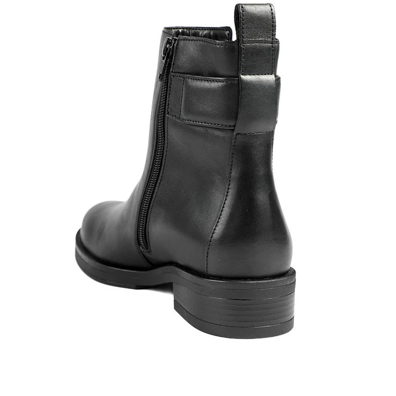 Gabor Leather Buckled Chelsea Boots - GAB42556 / 329 509 - Black
