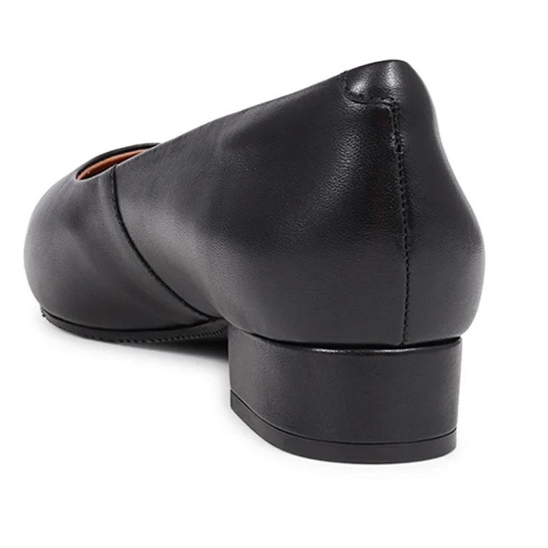 Sunstone Wide Leather Court Shoes - SUNSTONEWIDE / 325 775 - Black