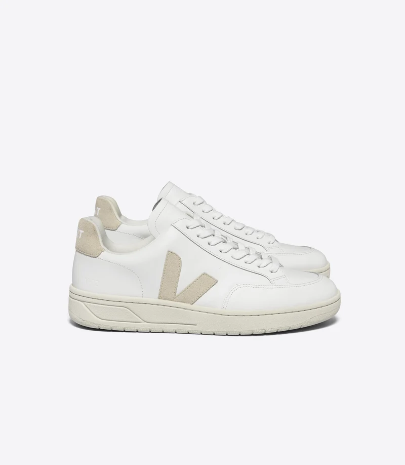 VEJA V12 Sneaker aus Leder in Extra Weiß